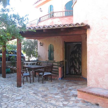 Villa Le Ginestre La Caletta Habitación foto