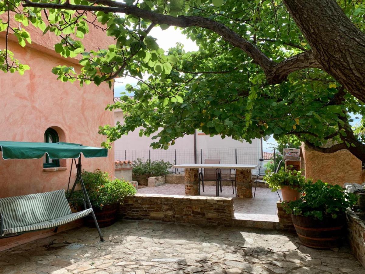 Villa Le Ginestre La Caletta Exterior foto