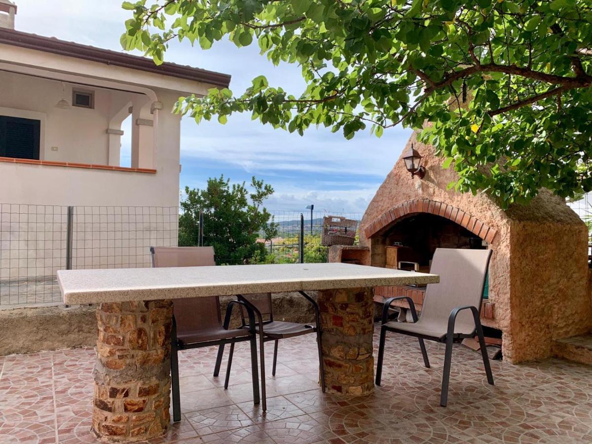 Villa Le Ginestre La Caletta Exterior foto